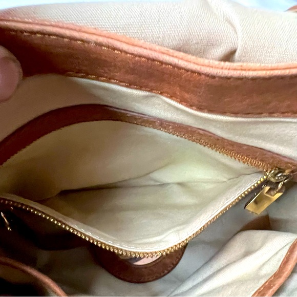 Rare Tory Burch Louisa Tan Leather Shoulder Bag (hard to find) - Picture 15 of 15